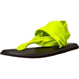 Sanuk Yoga Sling 2 Thong Sandals in Citron, Women’s Size 5.